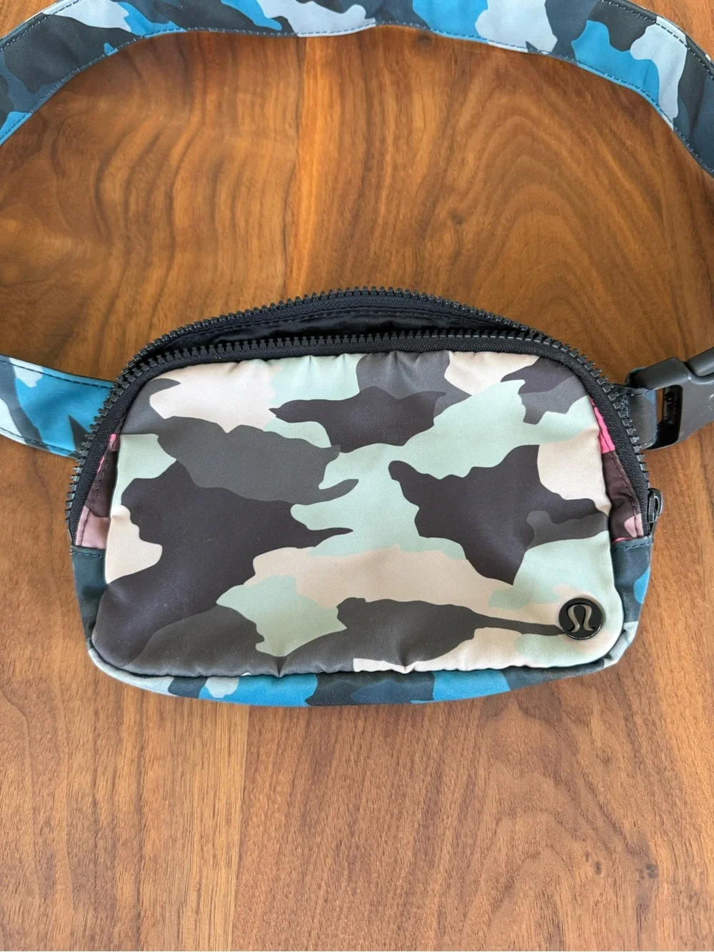 Lululemon Everywhere Belt Bag 1L Blue Camo Crossbody Fanny Pack
